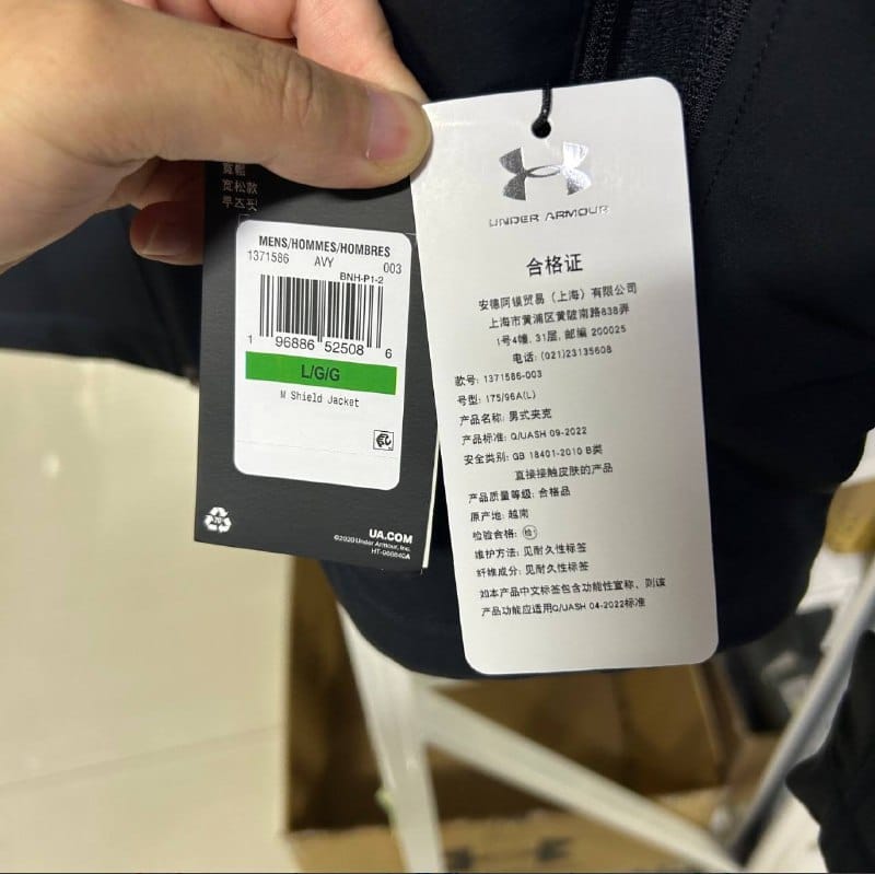 Veste Under Armour ColdGear authentique neuve avec étiquette 4