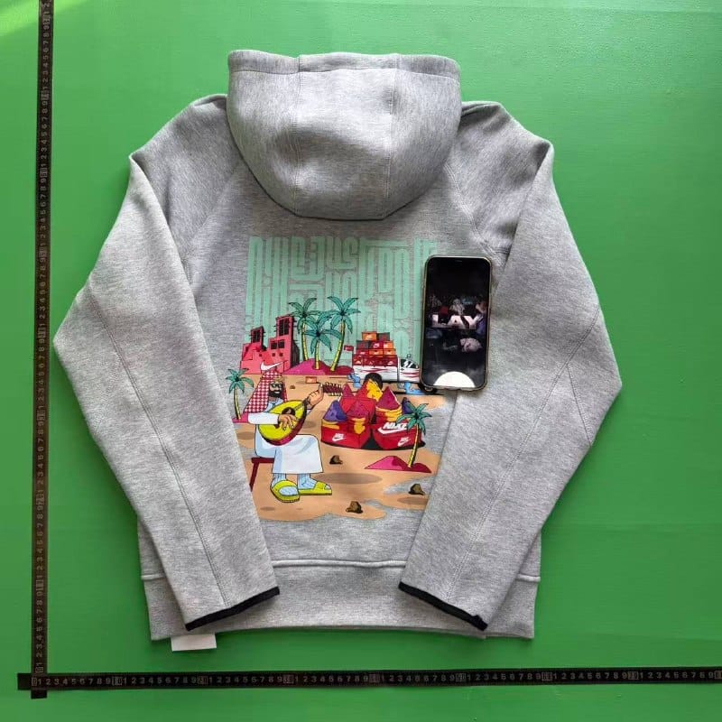 Pull Nike Tech Dubaï rare noir et gris 2