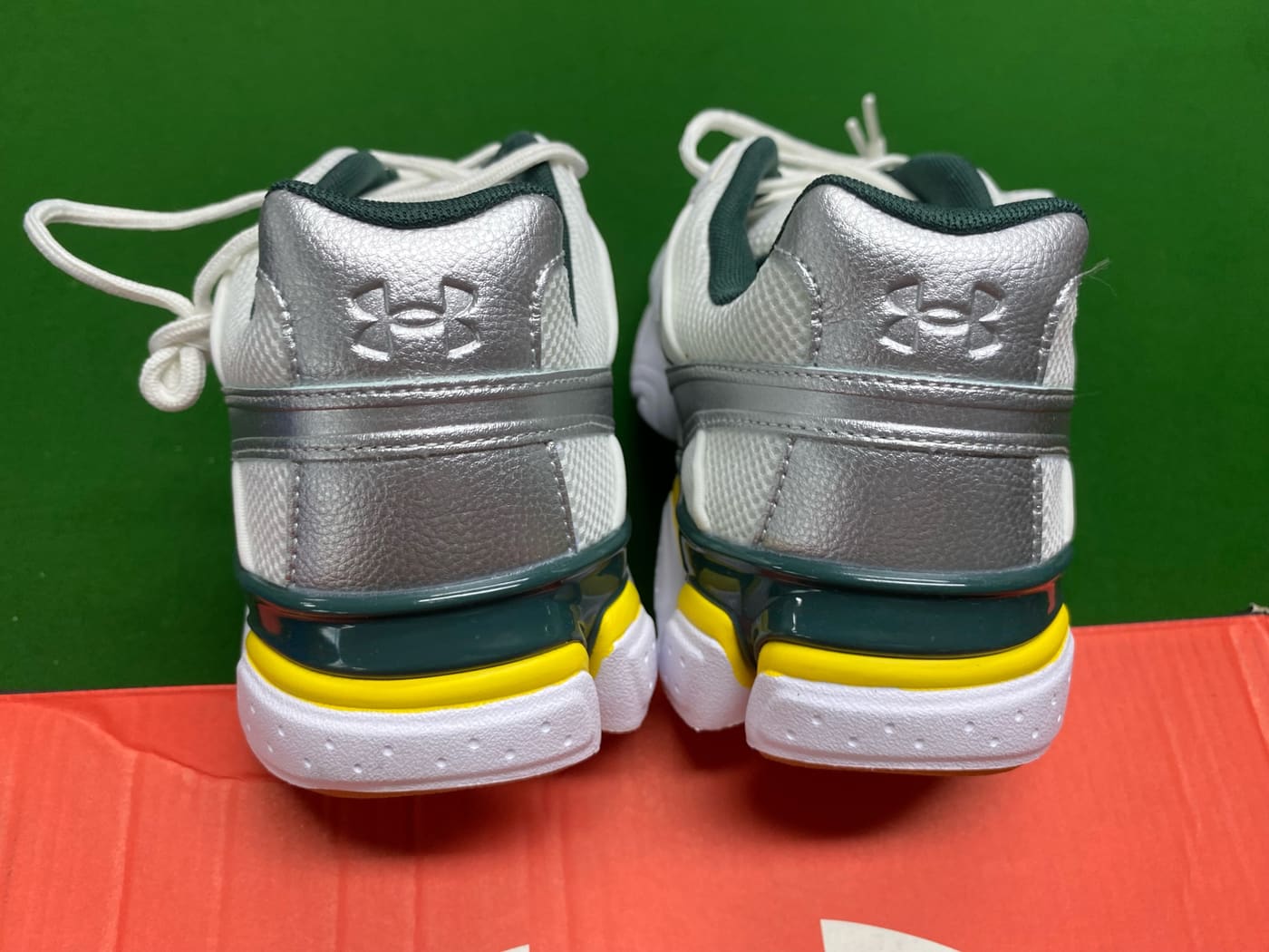 Paire de Under Armour sola — QC 3