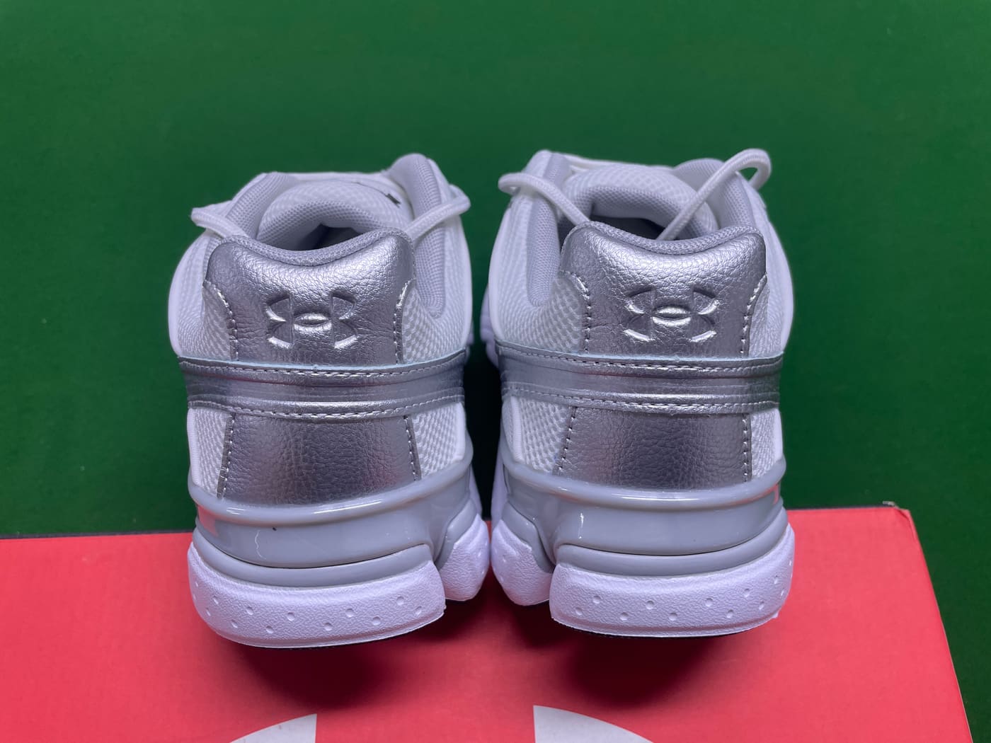 Paire de Under Armour sola — QC 6