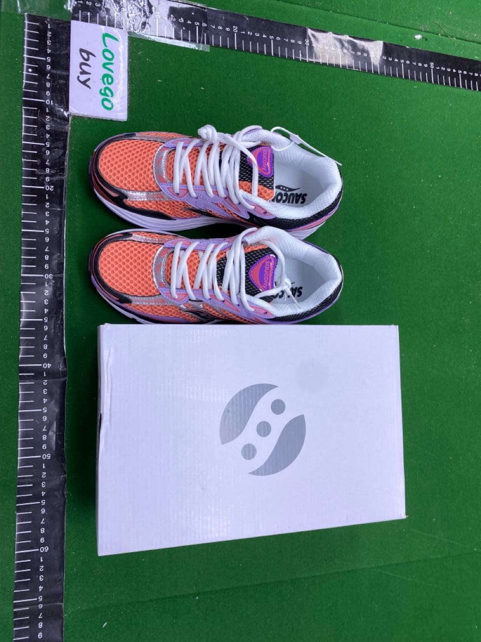Paire Saucony ProGrid Omni 9 4