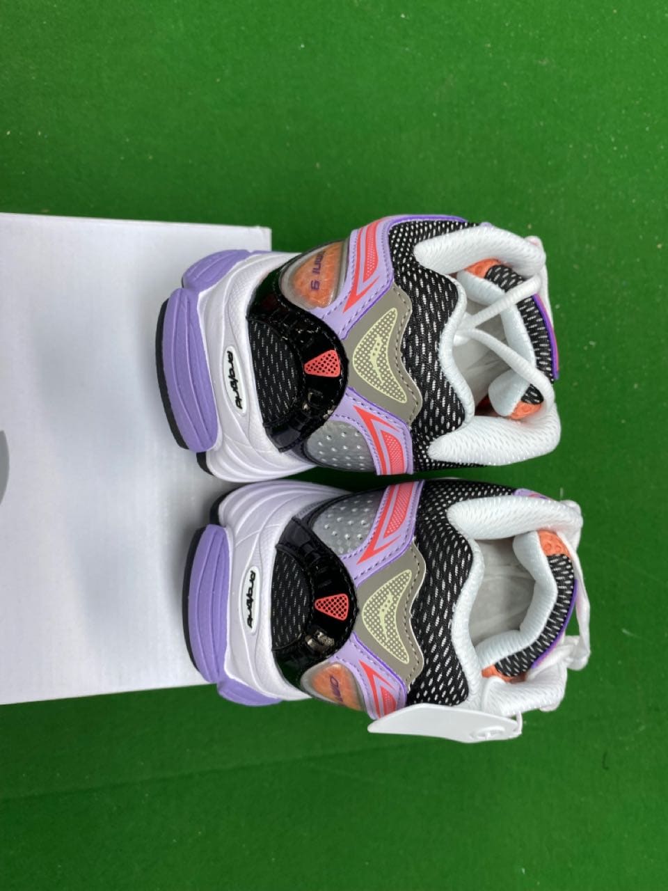 Paire Saucony ProGrid Omni 9 — QC 4