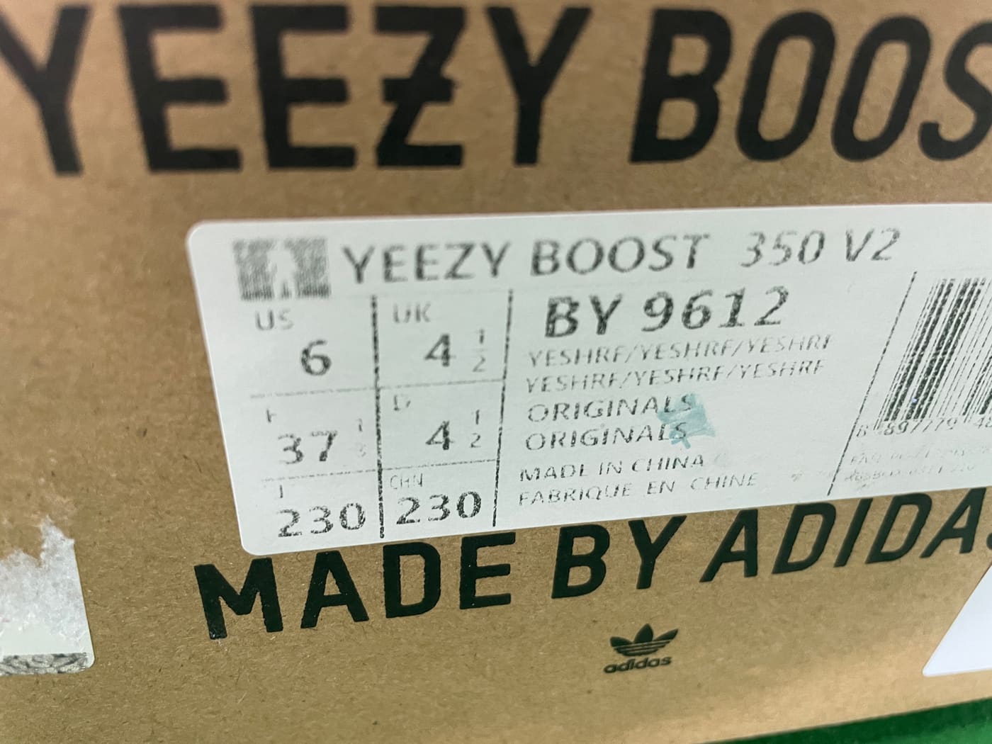 Paire Adidas Yeezy 350v2 — QC 3
