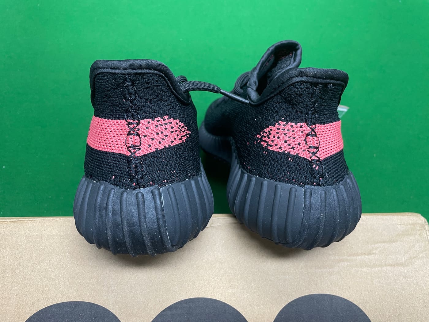 Paire Adidas Yeezy 350v2 — QC 4