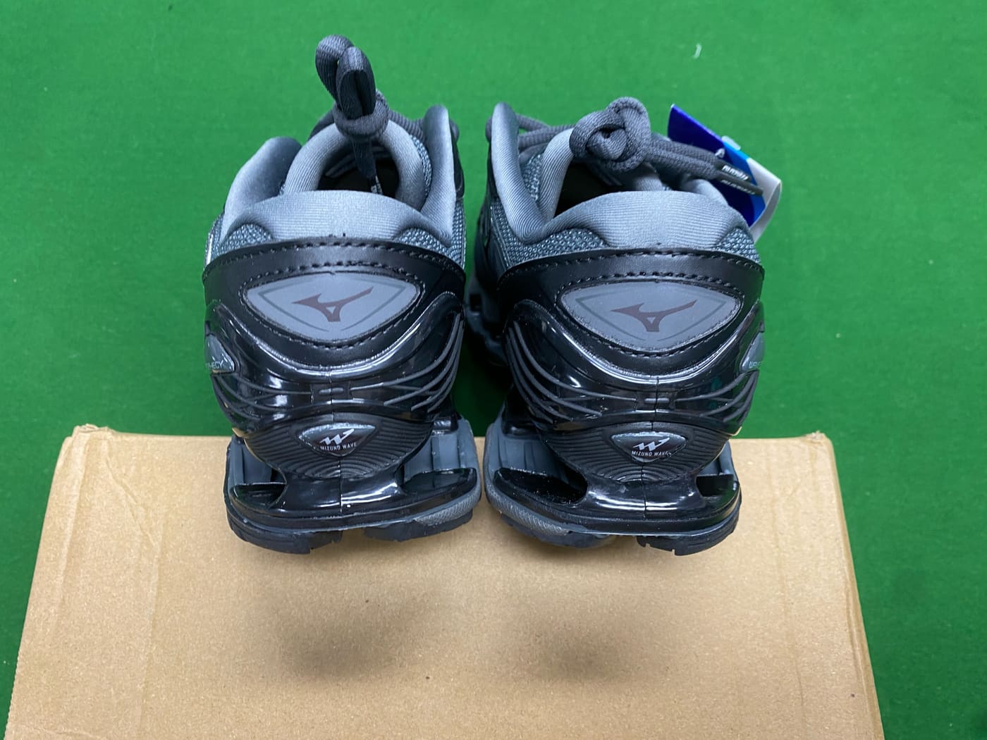 Paire de Mizuno (13 coloris) — QC 6