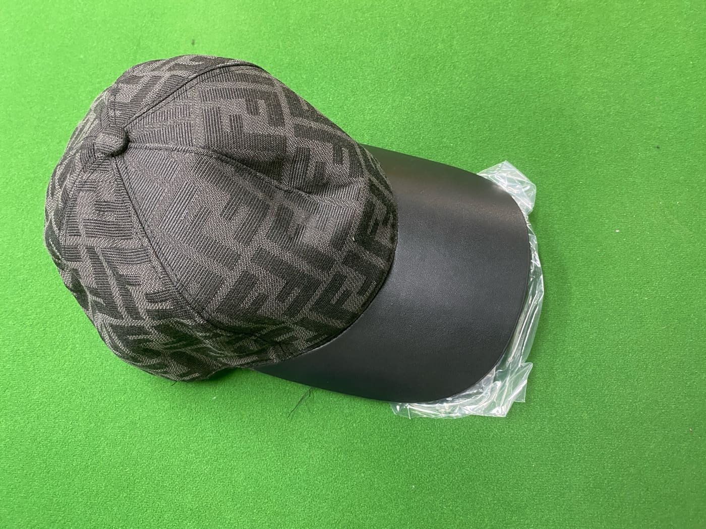 Casquette premium avec visière 4