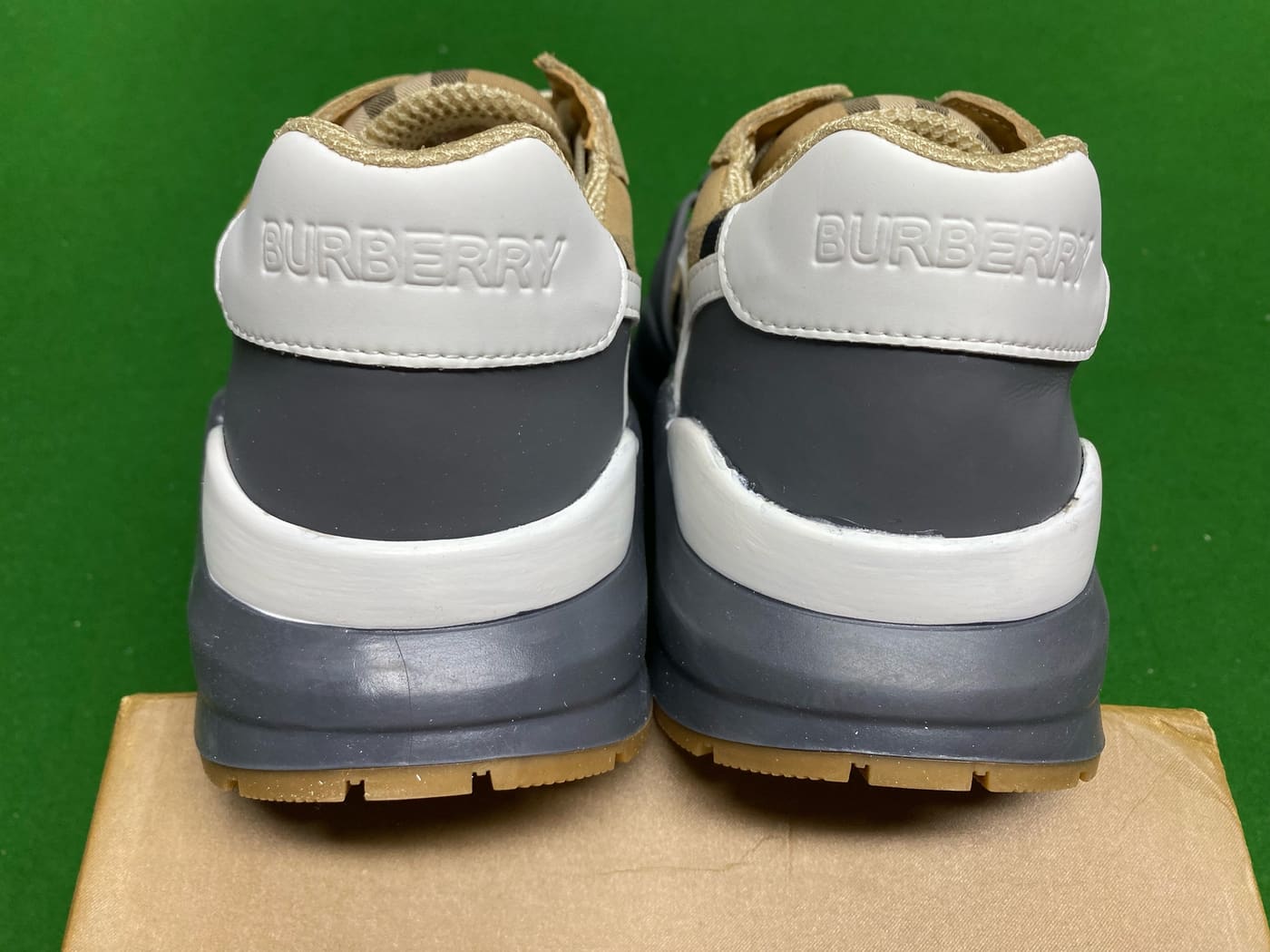 Paire de sneakers premium — QC 2