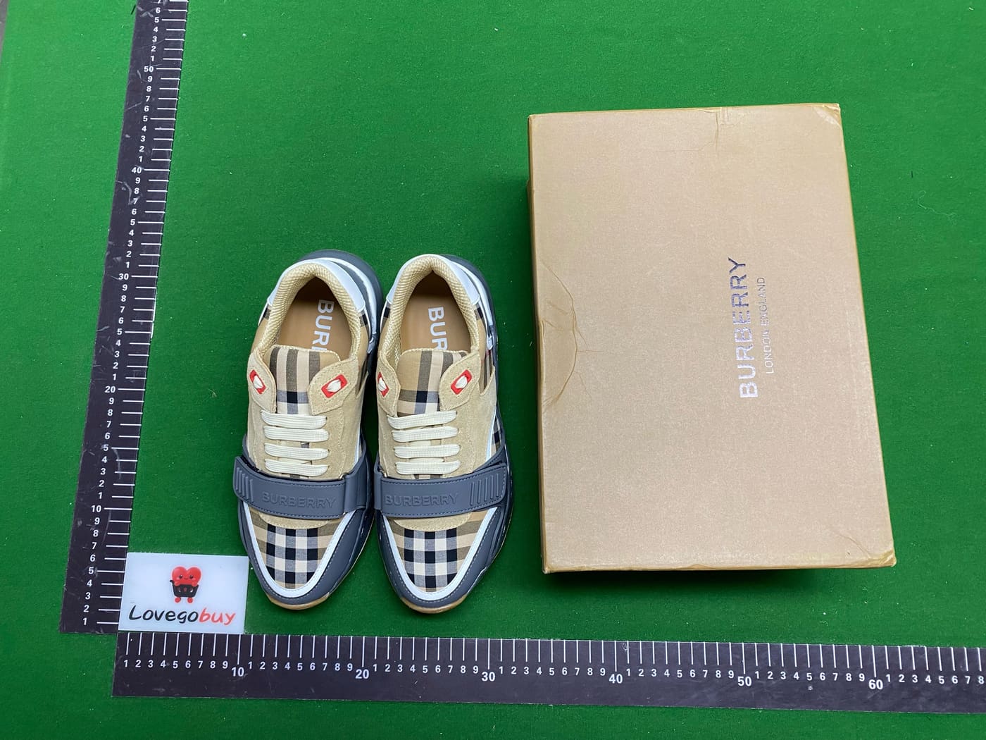Paire de sneakers premium — QC 4