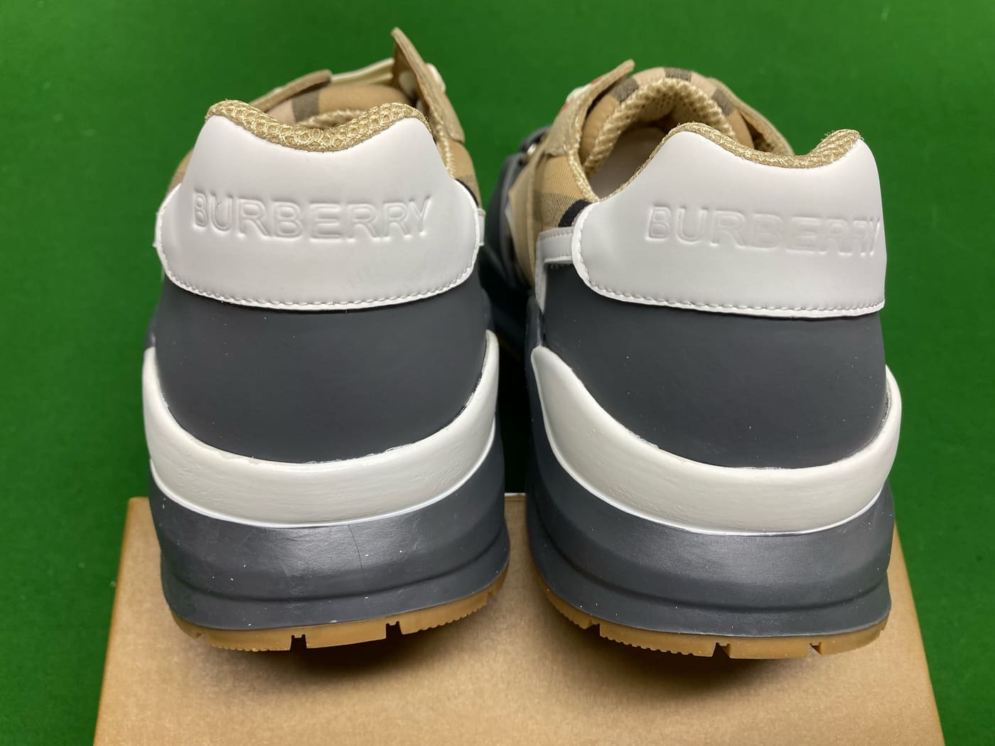 Paire de sneakers premium — QC 6