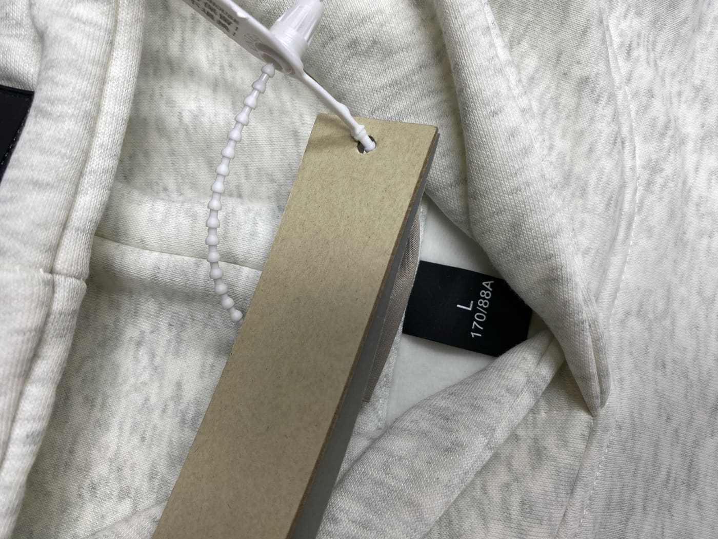 Pull Essentials Fear of God 4