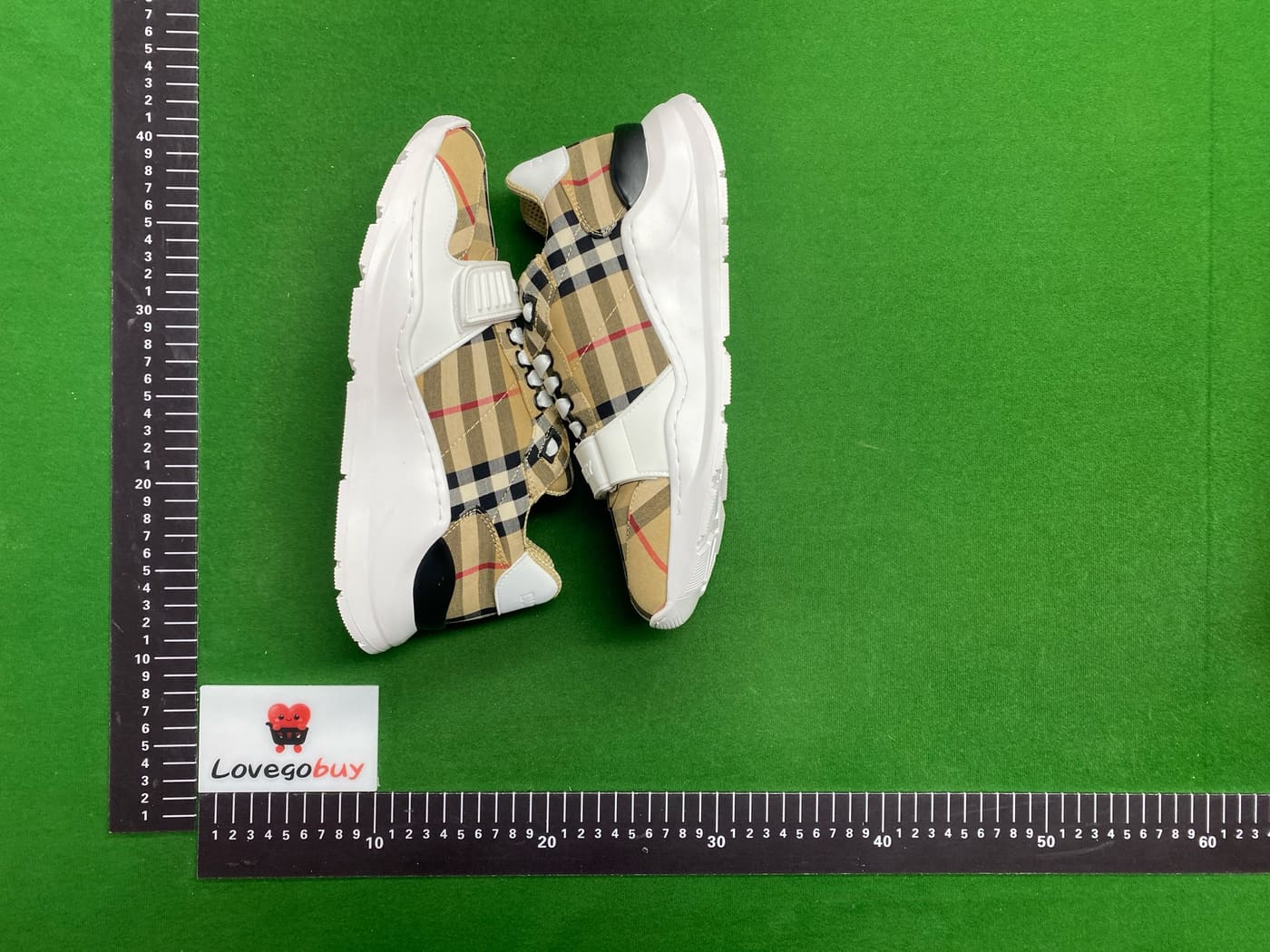 Paire de sneakers premium urbaines — QC 3