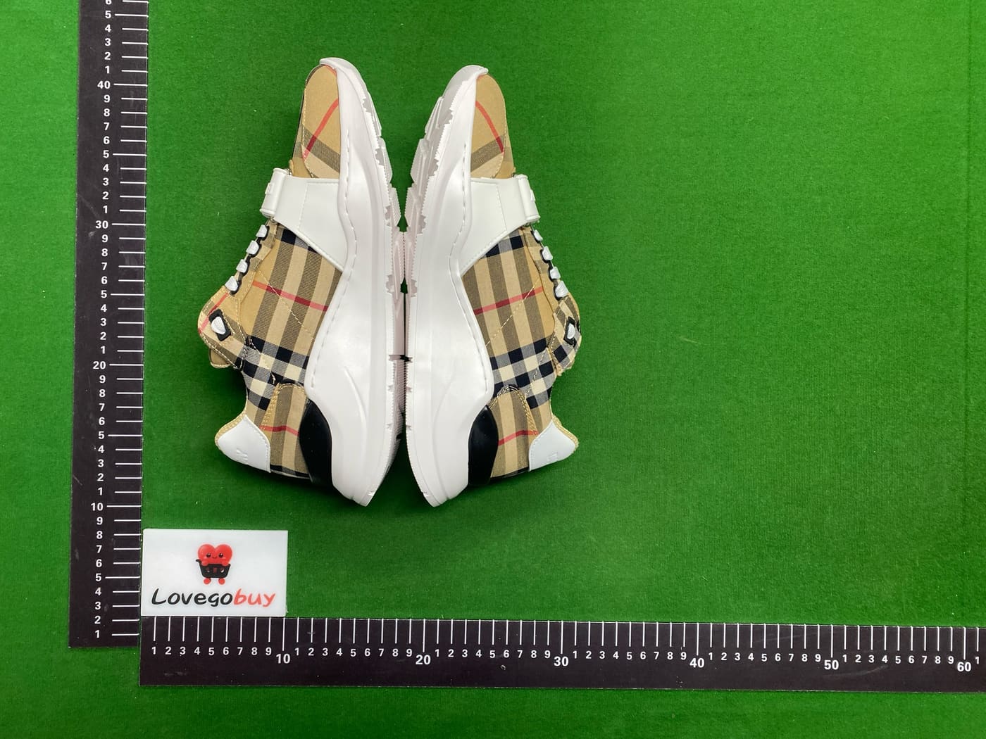 Paire de sneakers premium urbaines — QC 4