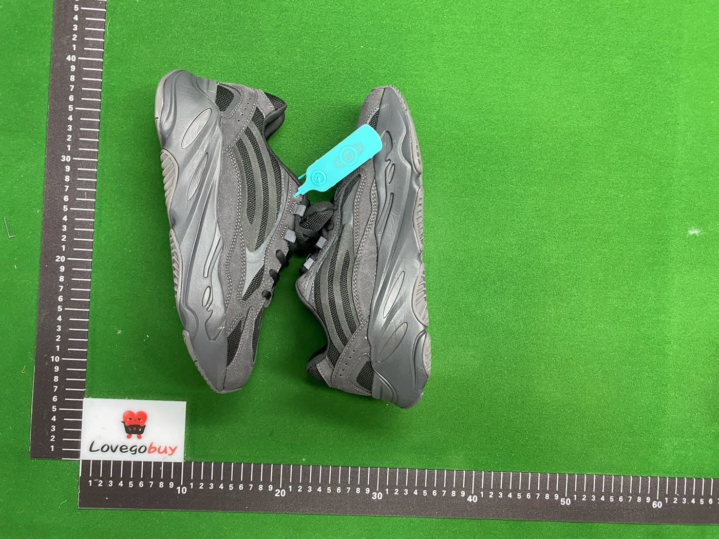 Paire Adidas Yeezy Wave Runner — QC 5