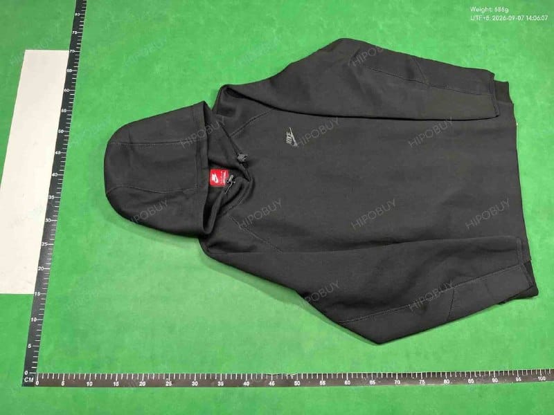 Pull Nike Tech Dubaï